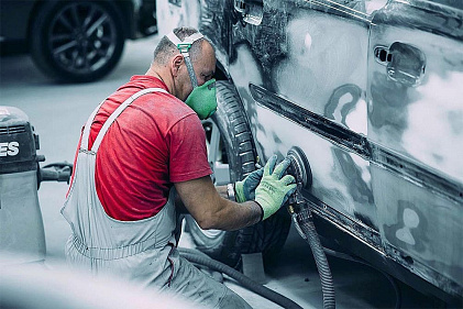 funny-girl-in-doctor-uniform